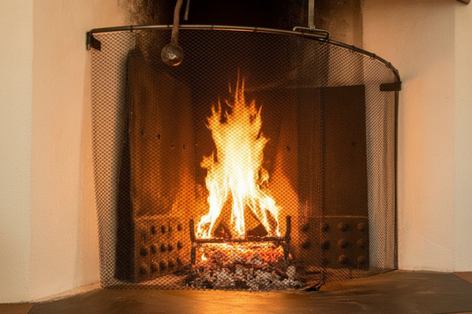 Förbättrad bild med brinnande brasa